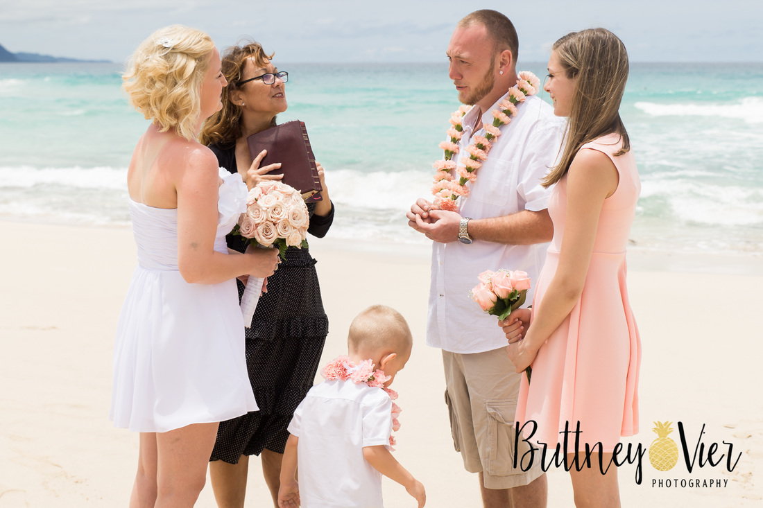 Oahu wedding photographer | beach ceremony
