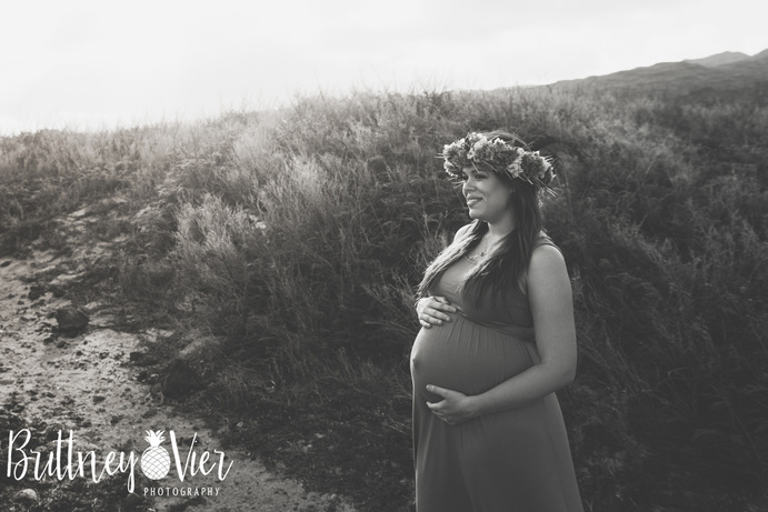 Beach maternity session | Kailua maternity photographer
