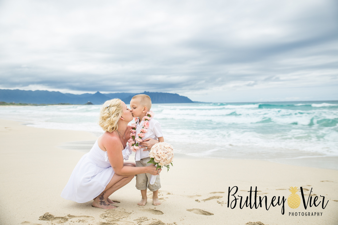 Oahu wedding photographer | beach ceremony, mother and son