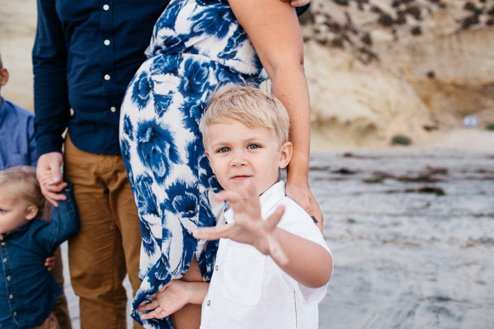 Family lifestyle session | Beach photography | www.brittneyvierphotography.com